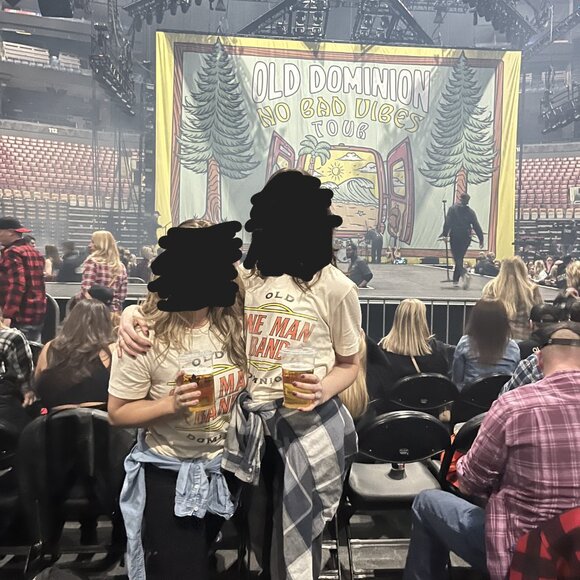 'One Man Band' Medium Tee - Old Dominion - Picture 6 of 6